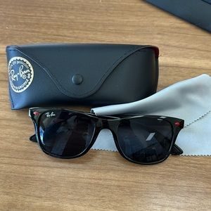 Wayfarer sunglasses